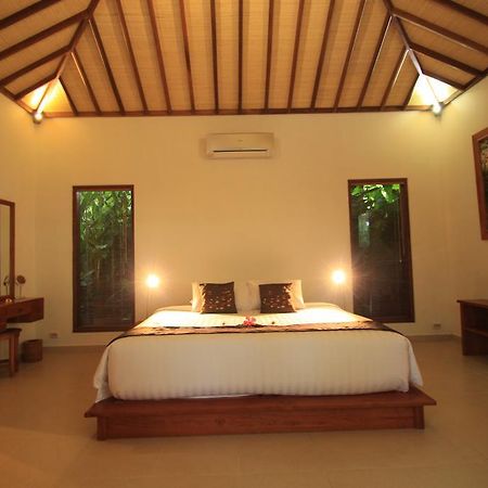Villa Sutra เปมูเตรัน ภายนอก รูปภาพ