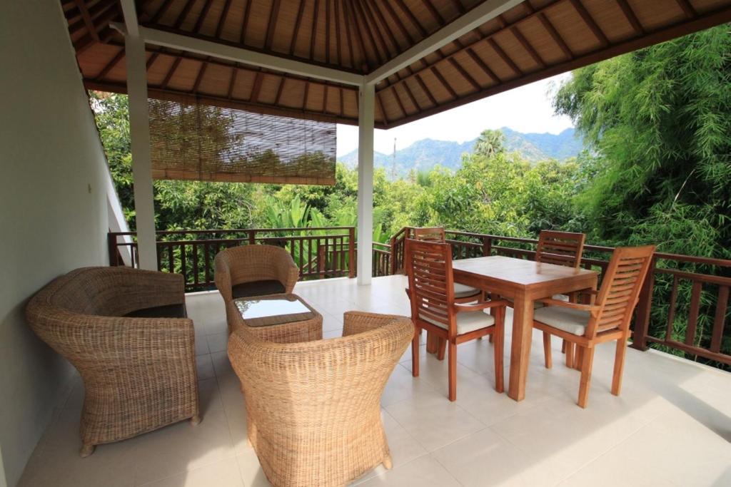 Villa Sutra เปมูเตรัน ภายนอก รูปภาพ