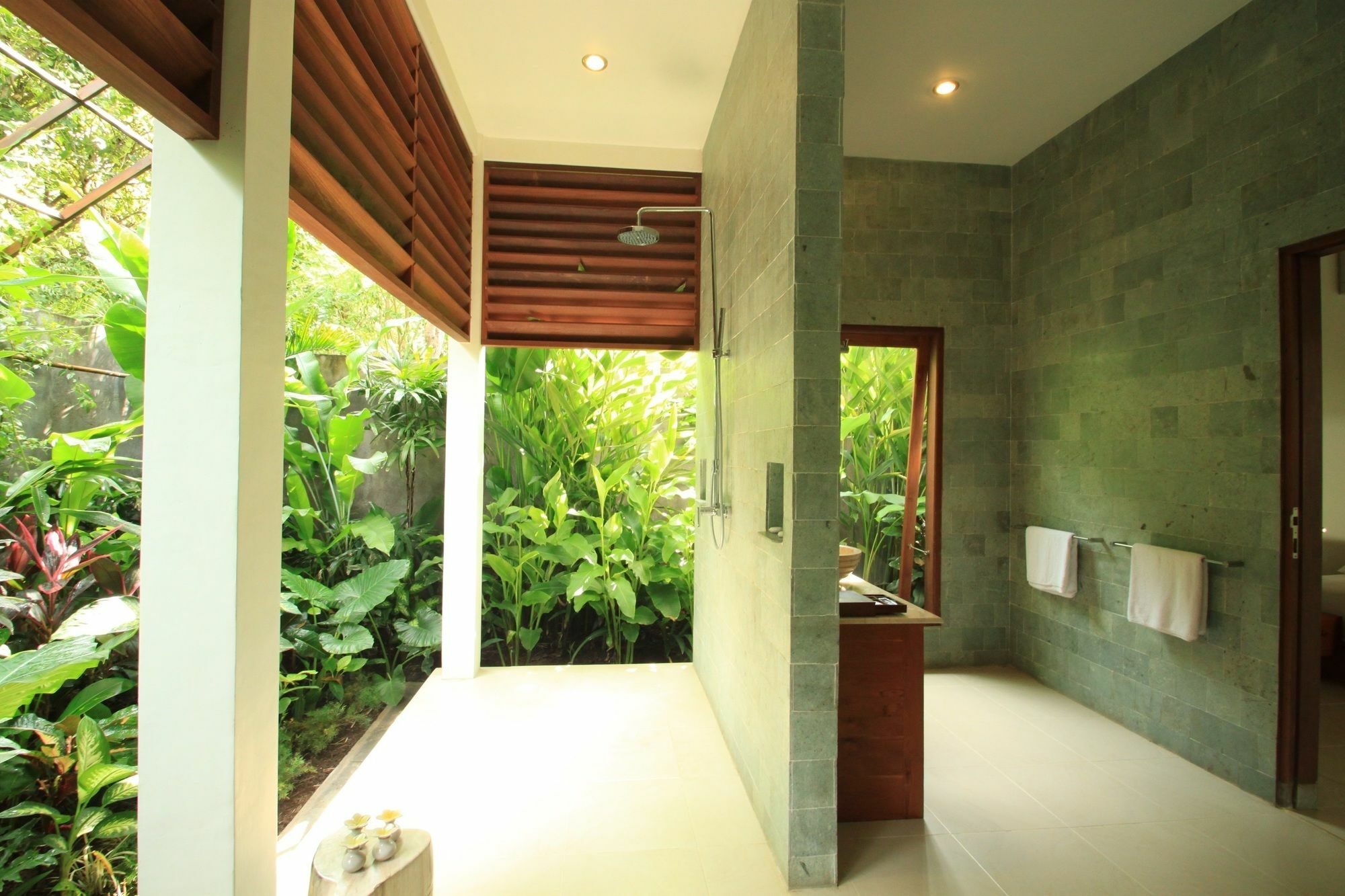Villa Sutra เปมูเตรัน ภายนอก รูปภาพ