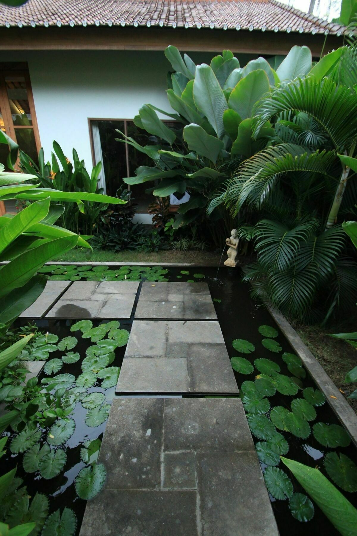 Villa Sutra เปมูเตรัน ภายนอก รูปภาพ