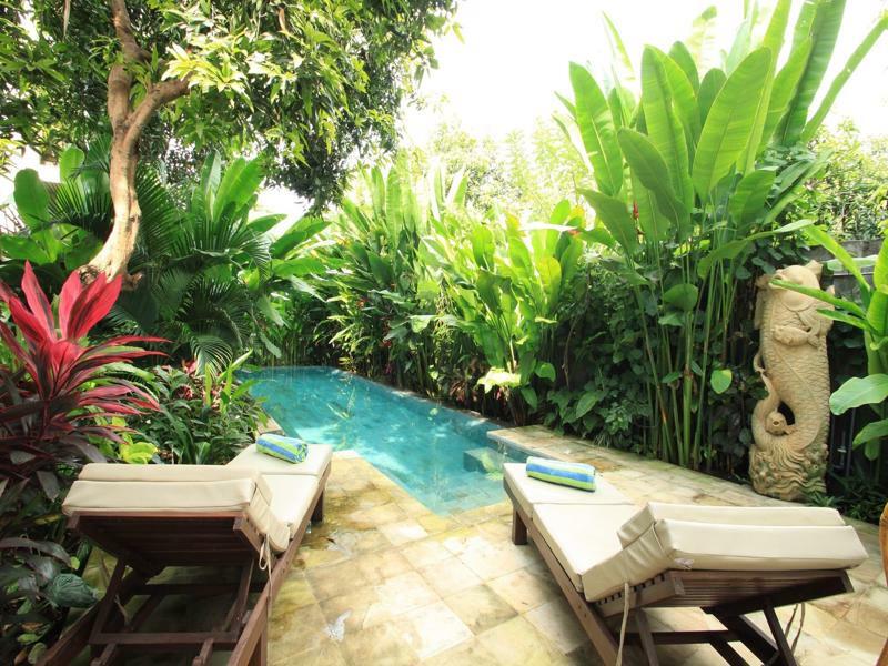 Villa Sutra เปมูเตรัน ภายนอก รูปภาพ