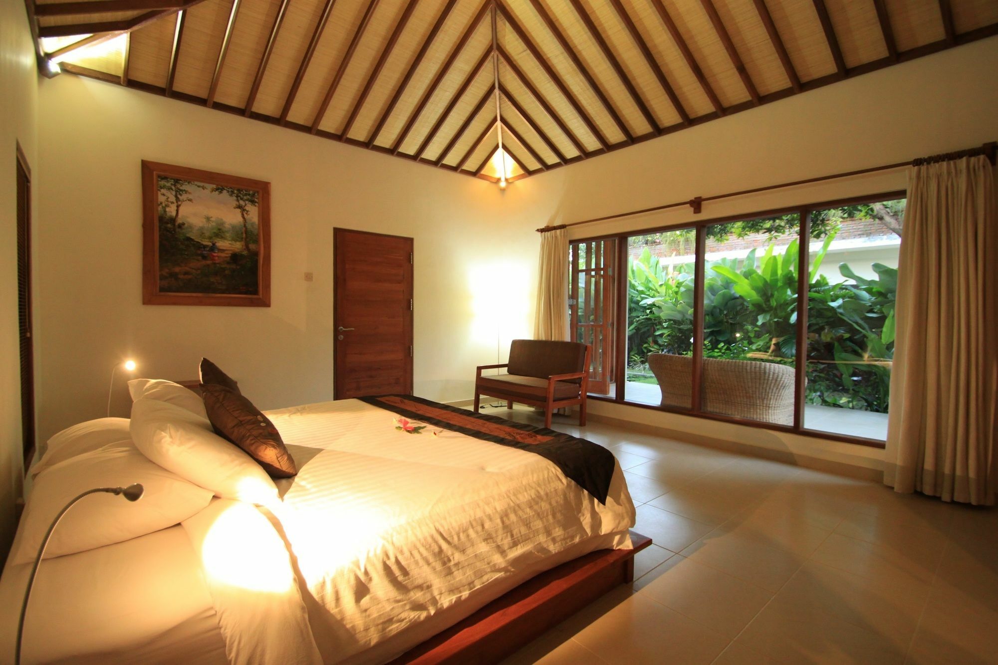 Villa Sutra เปมูเตรัน ภายนอก รูปภาพ