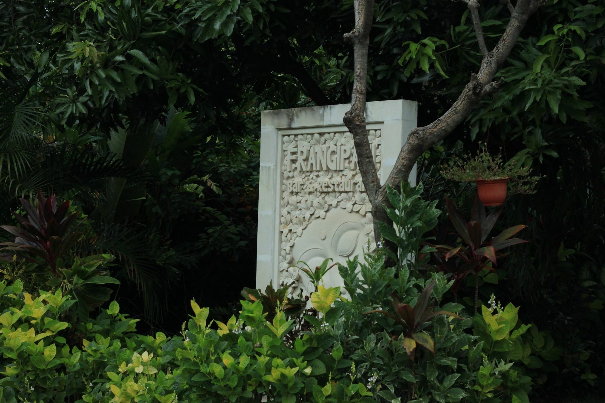 Villa Sutra เปมูเตรัน ภายนอก รูปภาพ